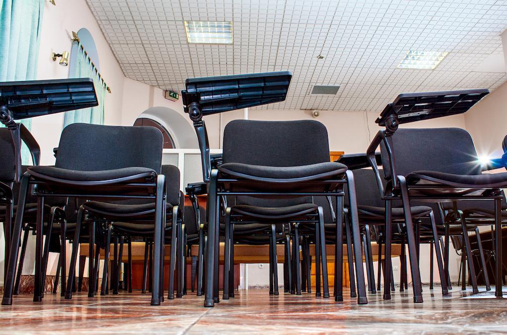 Astoria Hotel Dnipro Bagian luar foto