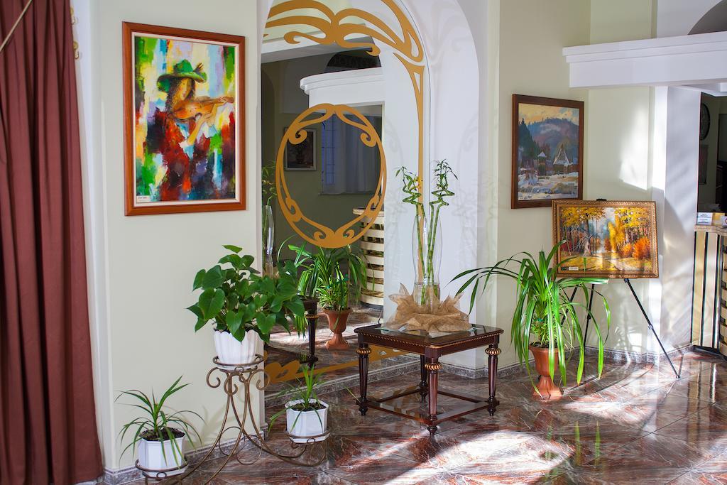 Astoria Hotel Dnipro Bagian luar foto
